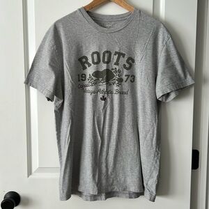Roots Men’s large t-shirt